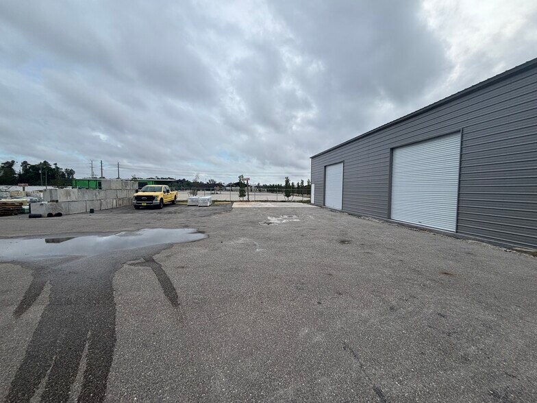 7200 Bucks Ln, Fort Myers, FL à louer - Photo du bâtiment - Image 1 de 4