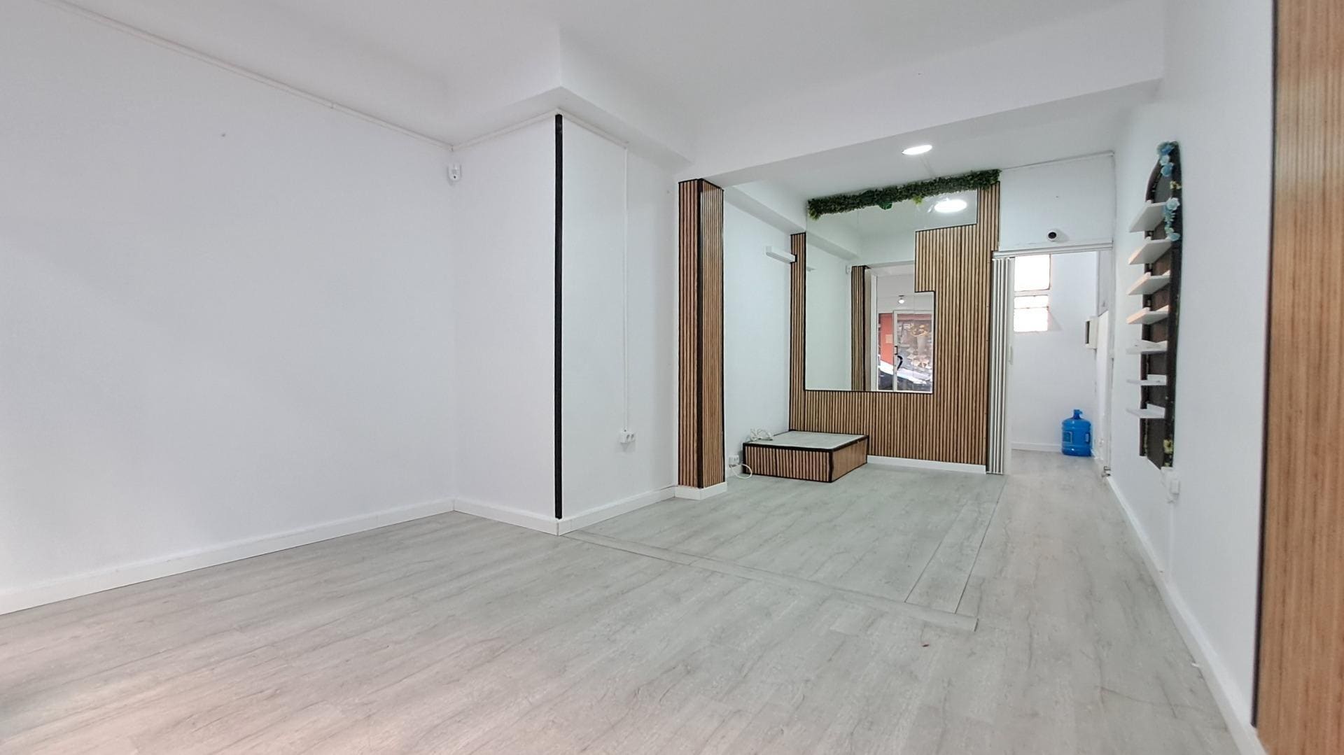 Retail in Tarragona, Tarragona for lease Interior Photo- Image 1 of 5