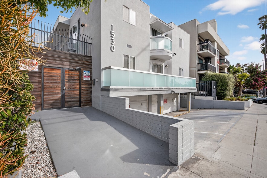 1530 N Formosa Ave, Los Angeles, CA for sale - Primary Photo - Image 1 of 22