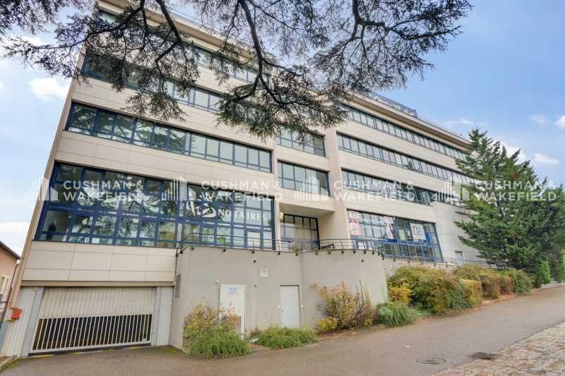 1 Chemin Jean-Marie Vianney, Écully à louer - Photo du bâtiment - Image 2 de 5