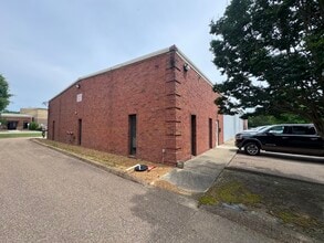 310 Moore Ln, Collierville, TN for lease Interior Photo- Image 1 of 10