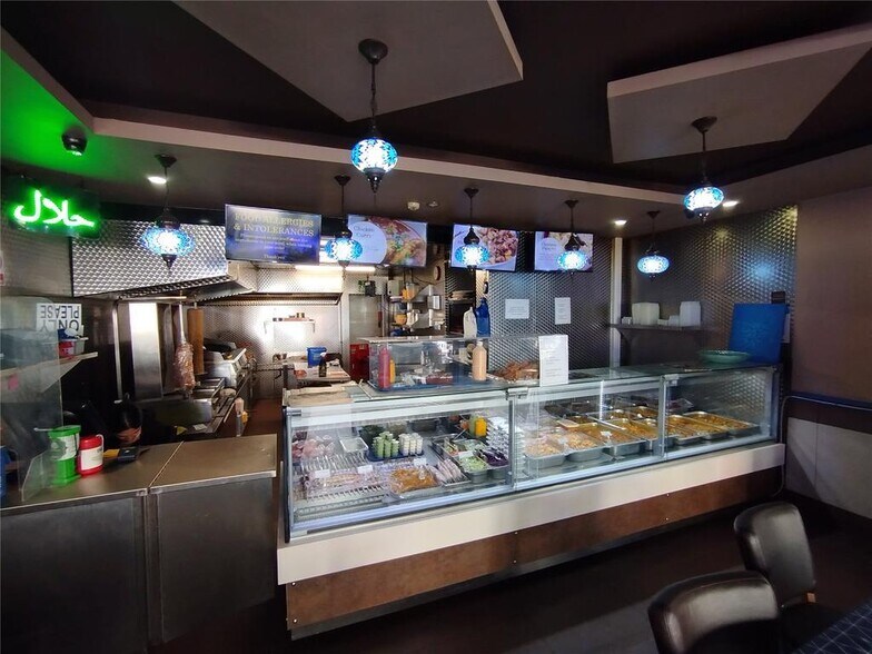 296-298 London Rd, Westcliff On Sea à vendre - Photo du bâtiment - Image 2 de 17