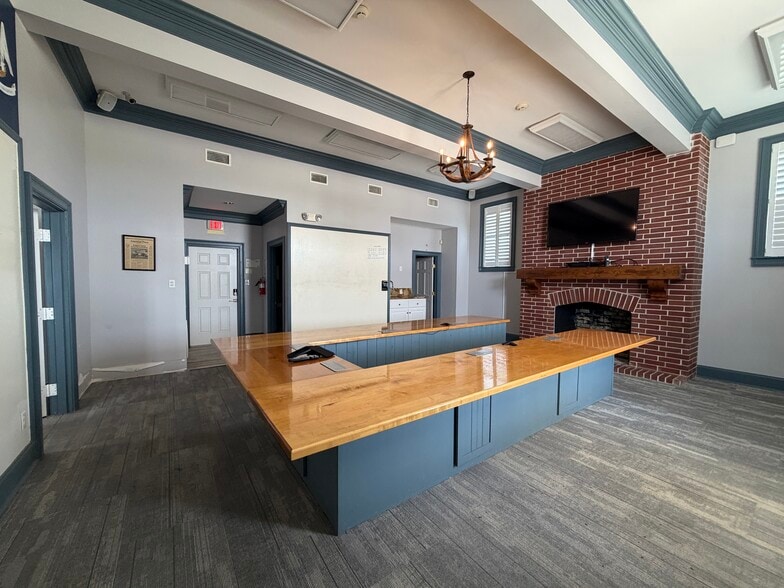3010 Country Club Rd, Lake Charles, LA à louer - Photo du bâtiment - Image 3 de 5