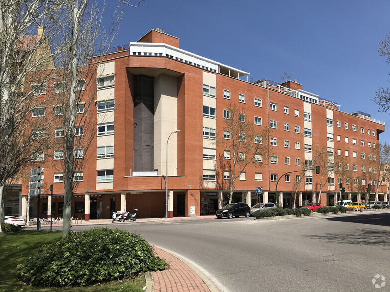 Multifamily in Alcalá De Henares, MAD for sale - Primary Photo - Image 1 of 2