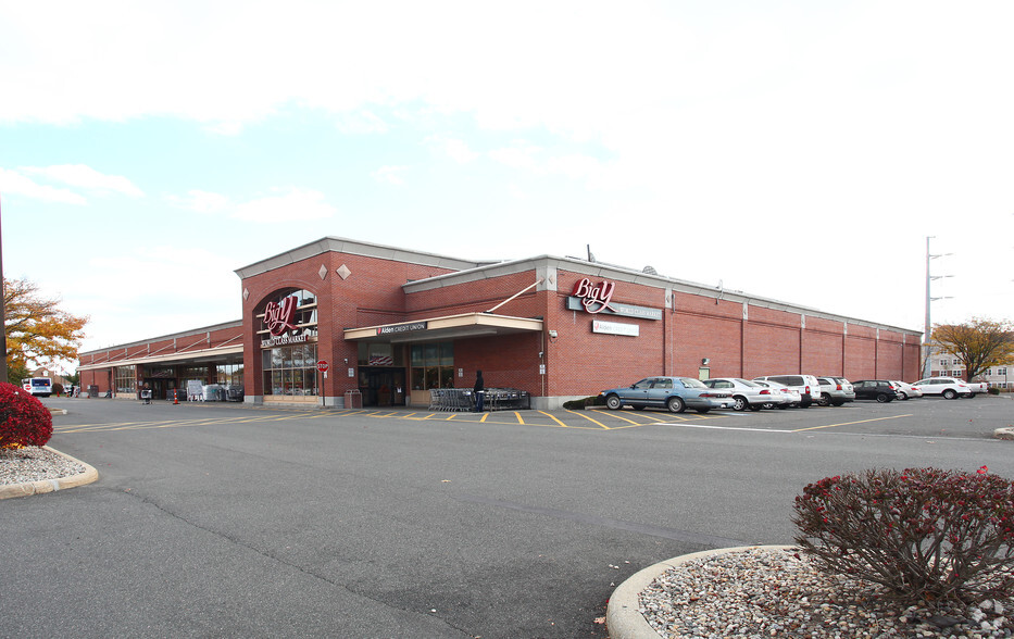 650 Memorial Dr, Chicopee, MA for lease - Primary Photo - Image 1 of 15