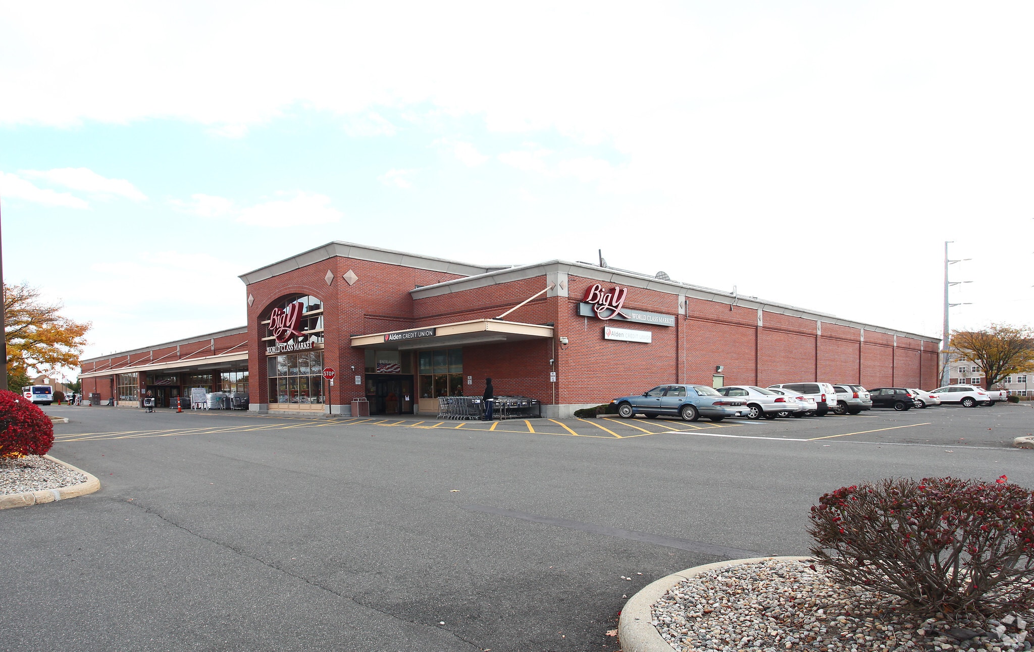 650 Memorial Dr, Chicopee, MA for lease Primary Photo- Image 1 of 16