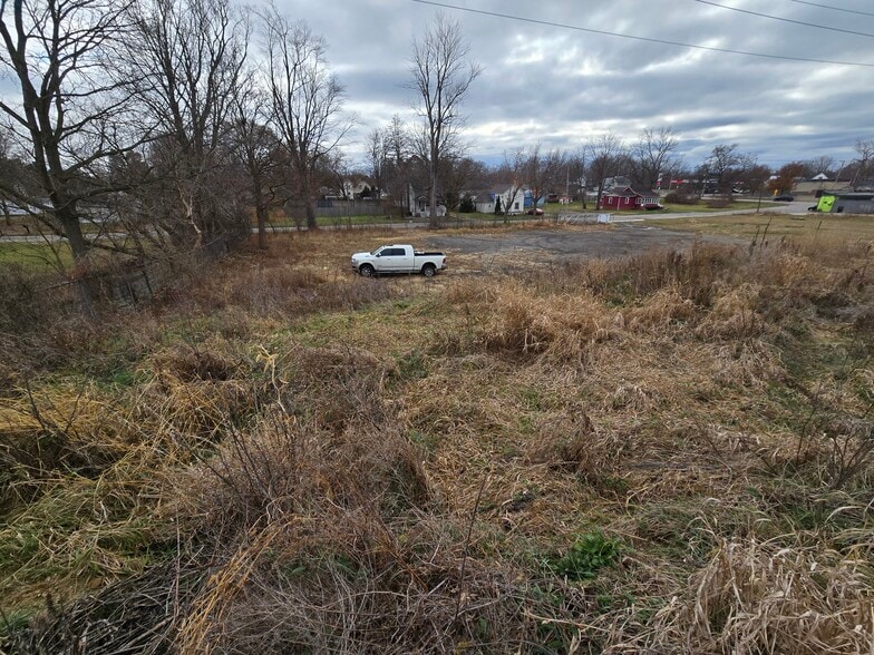 116-126 Frost St, Jackson, MI for sale - Building Photo - Image 3 of 5