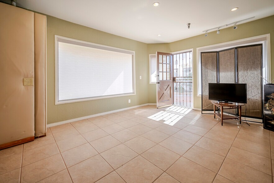 7561 Center Ave, Huntington Beach, CA à louer - Photo intérieure - Image 2 de 9