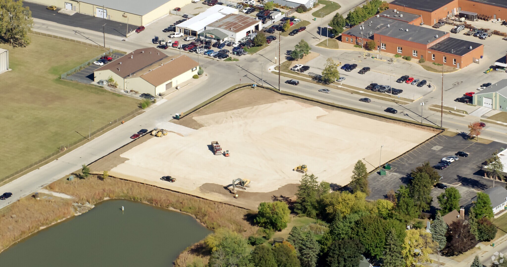 215 N Adams St, Green Bay, WI à louer Photo du bâtiment- Image 1 de 24