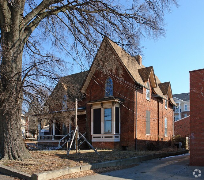 447 Arlington St, Greensboro, NC à louer - Photo du bâtiment - Image 3 de 8