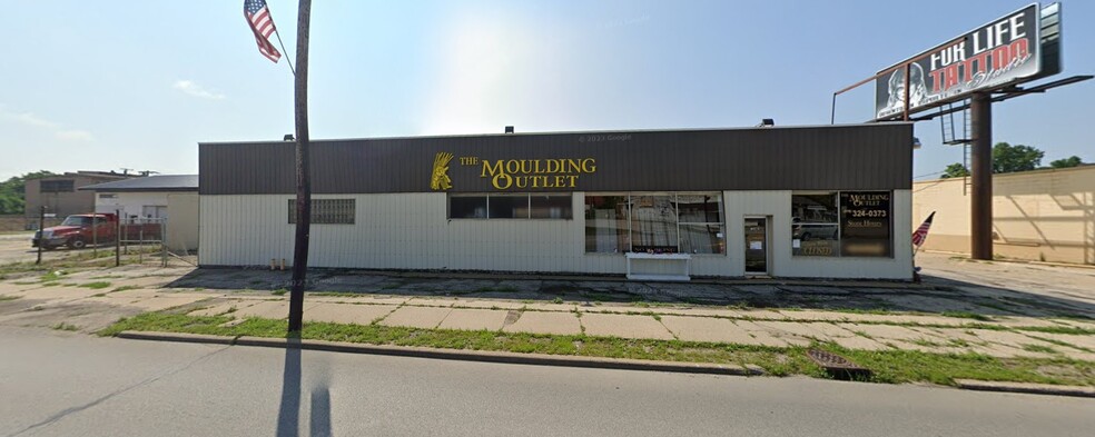 720 E Lincolnway, Laporte, IN for sale - Building Photo - Image 1 of 9