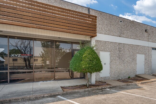 More details for 10606 Shady Trl, Dallas, TX - Industrial for Sale