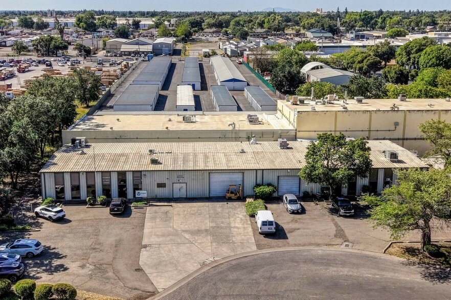 Harter & Commerce Industrial portefeuille de 4 propriétés à vendre sur LoopNet.ca - Photo du bâtiment - Image 2 de 19