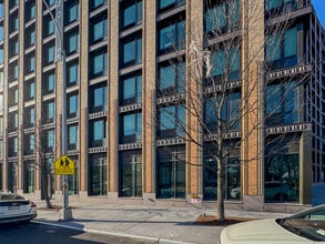 1 Park Pt, Brooklyn, NY à louer Photo du bâtiment- Image 1 de 9