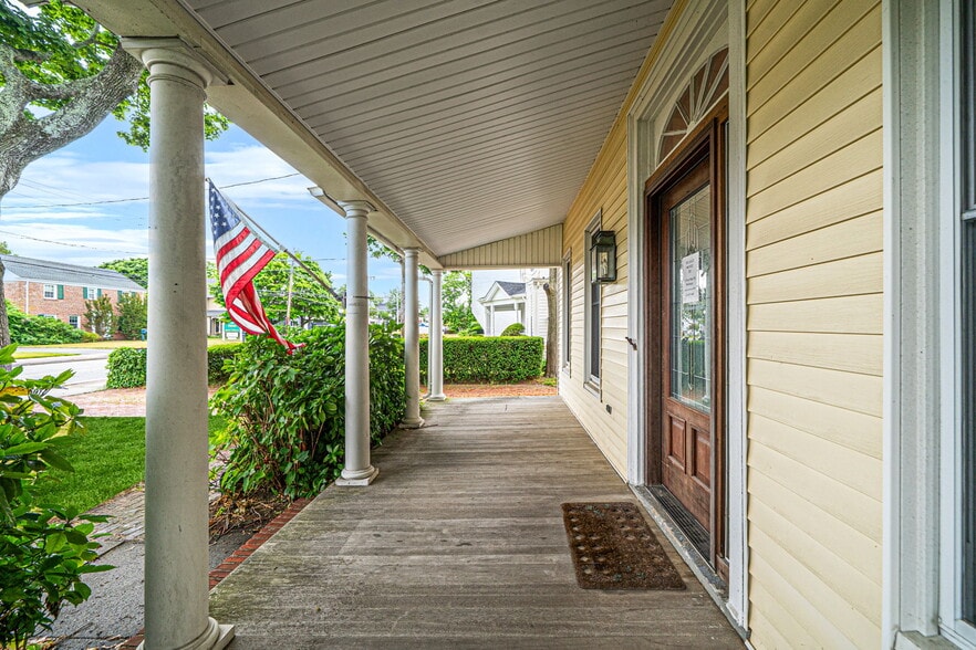 147 N Ocean Ave, Patchogue, NY for sale - Building Photo - Image 3 of 39