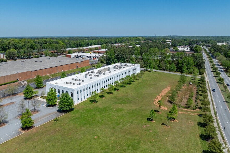 2460 Mountain Industrial Blvd, Tucker, GA for lease - Primary Photo - Image 1 of 5