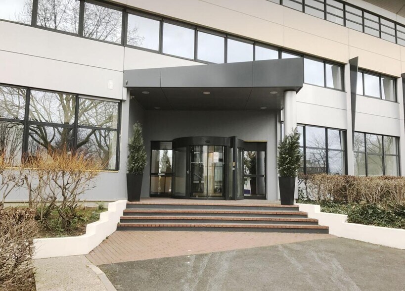 1-3 Allée Des Pierres Mayettes, Gennevilliers à louer - Photo du bâtiment - Image 2 de 6