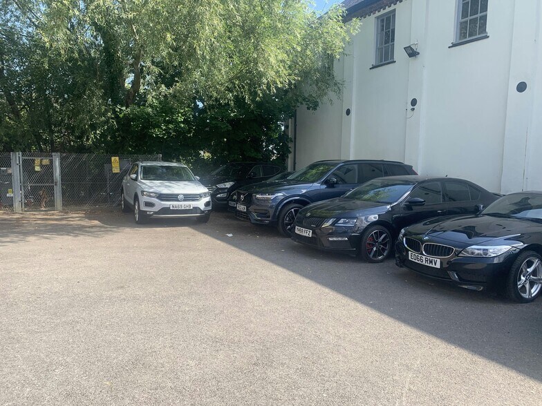 Penns Rd, Petersfield à vendre - Photo du bâtiment - Image 3 de 5