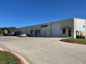 5200 Electric Ave, Spicewood, TX for lease Interior Photo- Image 1 of 17