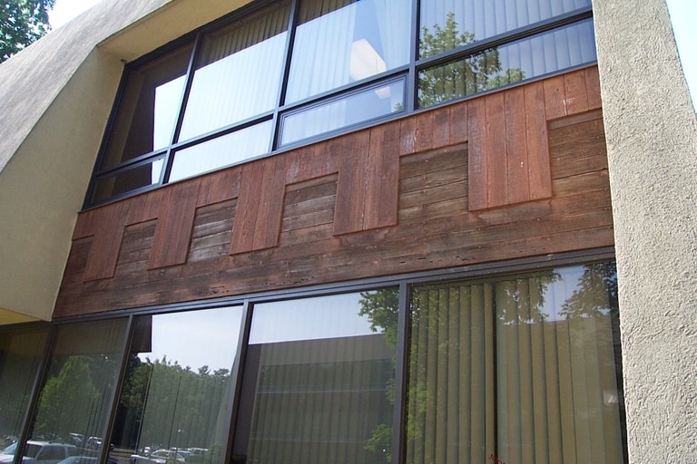 105 S Bedford Rd, Mount Kisco, NY à louer - Photo du bâtiment - Image 2 de 2