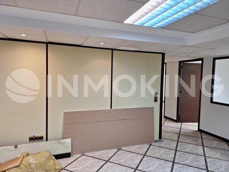 Office in València, Valencia for lease - Interior Photo - Image 2 of 6