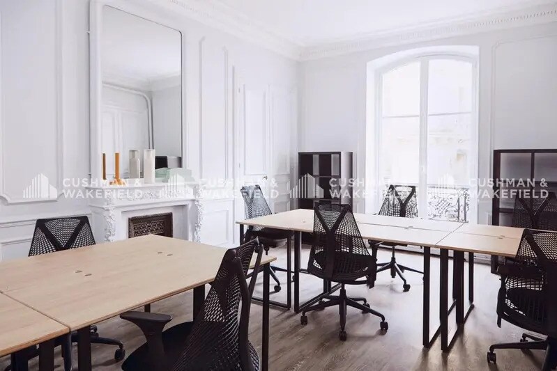 13 Rue Yves Toudic, Paris for lease - Interior Photo - Image 3 of 6