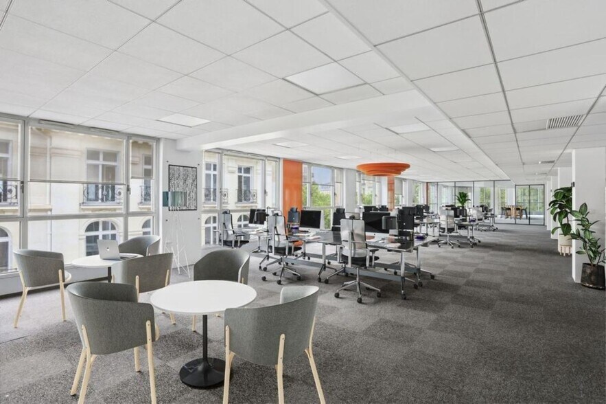 50 Avenue Des Champs Elysées, Paris for lease - Interior Photo - Image 3 of 8