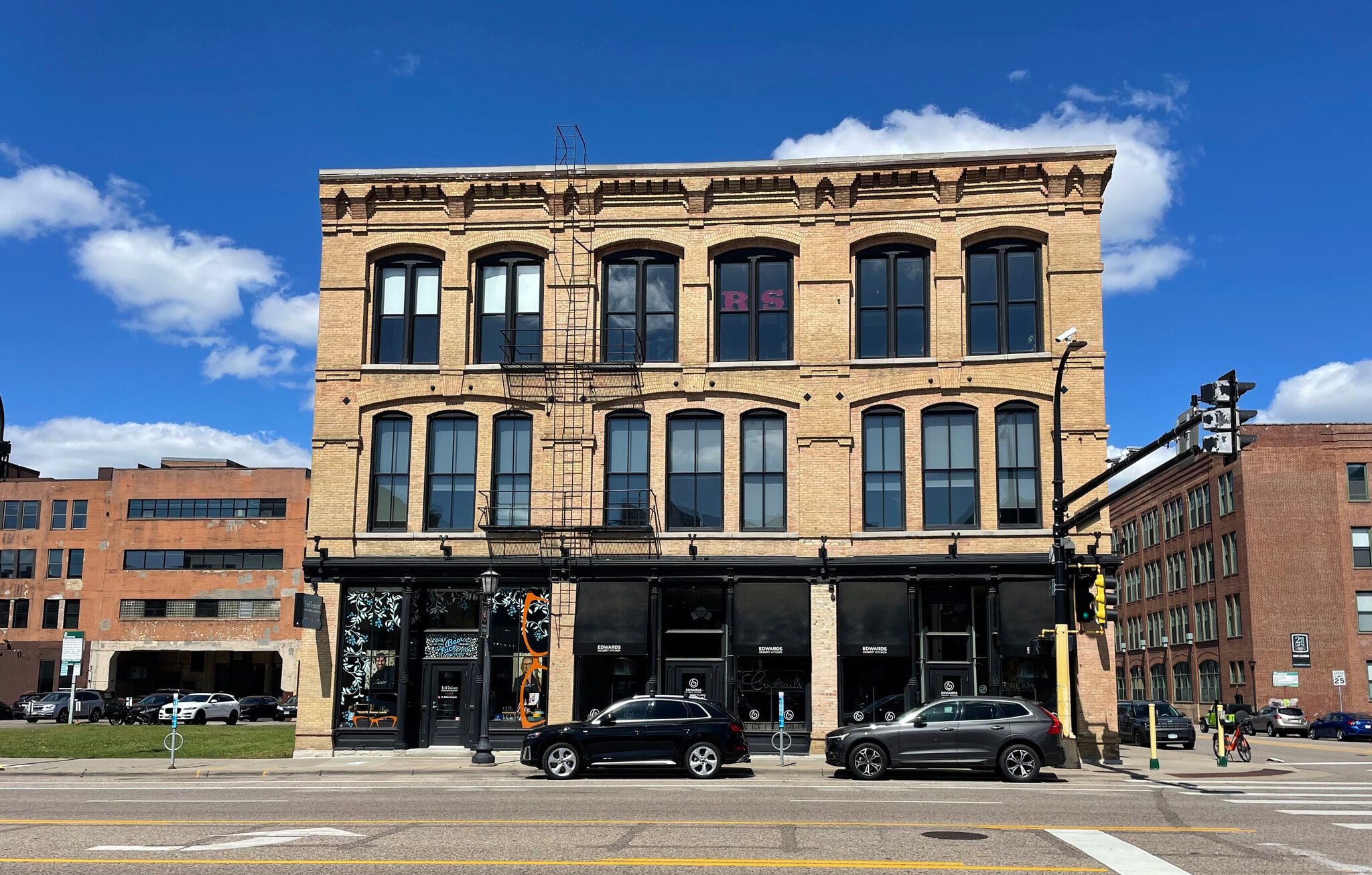 200 Washington Ave N, Minneapolis, MN for lease Primary Photo- Image 1 of 4