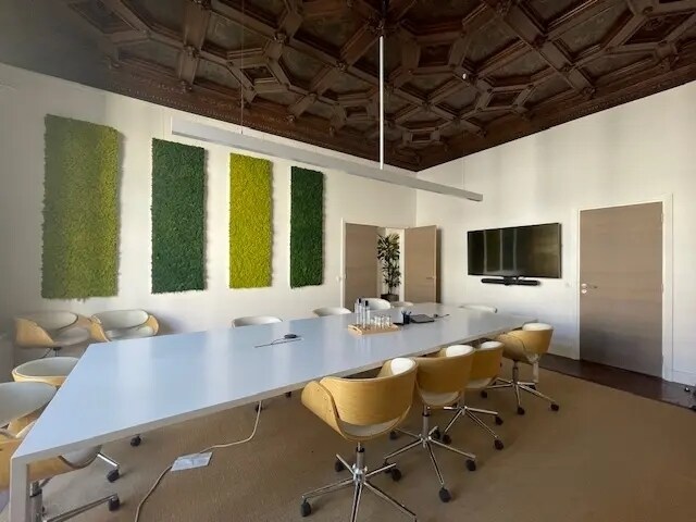 4 Avenue Hoche, Paris for lease - Interior Photo - Image 3 of 9