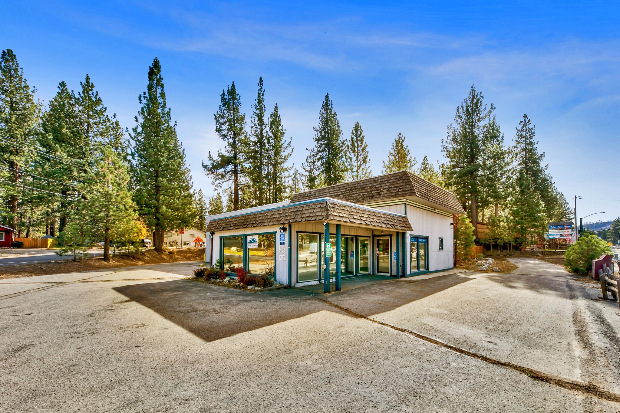 2280 Lake Tahoe Blvd, South Lake Tahoe, CA à louer Photo du bâtiment- Image 1 de 26