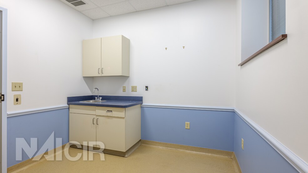 400 W Lancaster Ave, Shillington, PA à vendre - Photo du bâtiment - Image 2 de 9