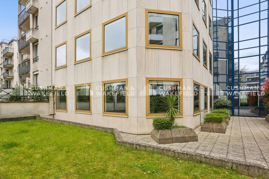 10 Rue Chevreul, Suresnes for lease - Building Photo - Image 3 of 15