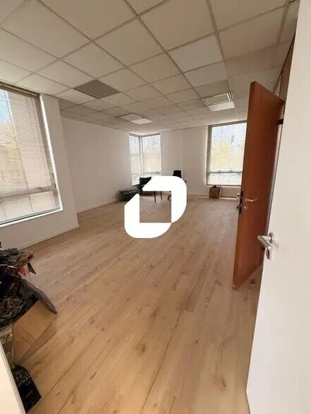 Flex dans Massy à louer - Photo du bâtiment - Image 2 de 11