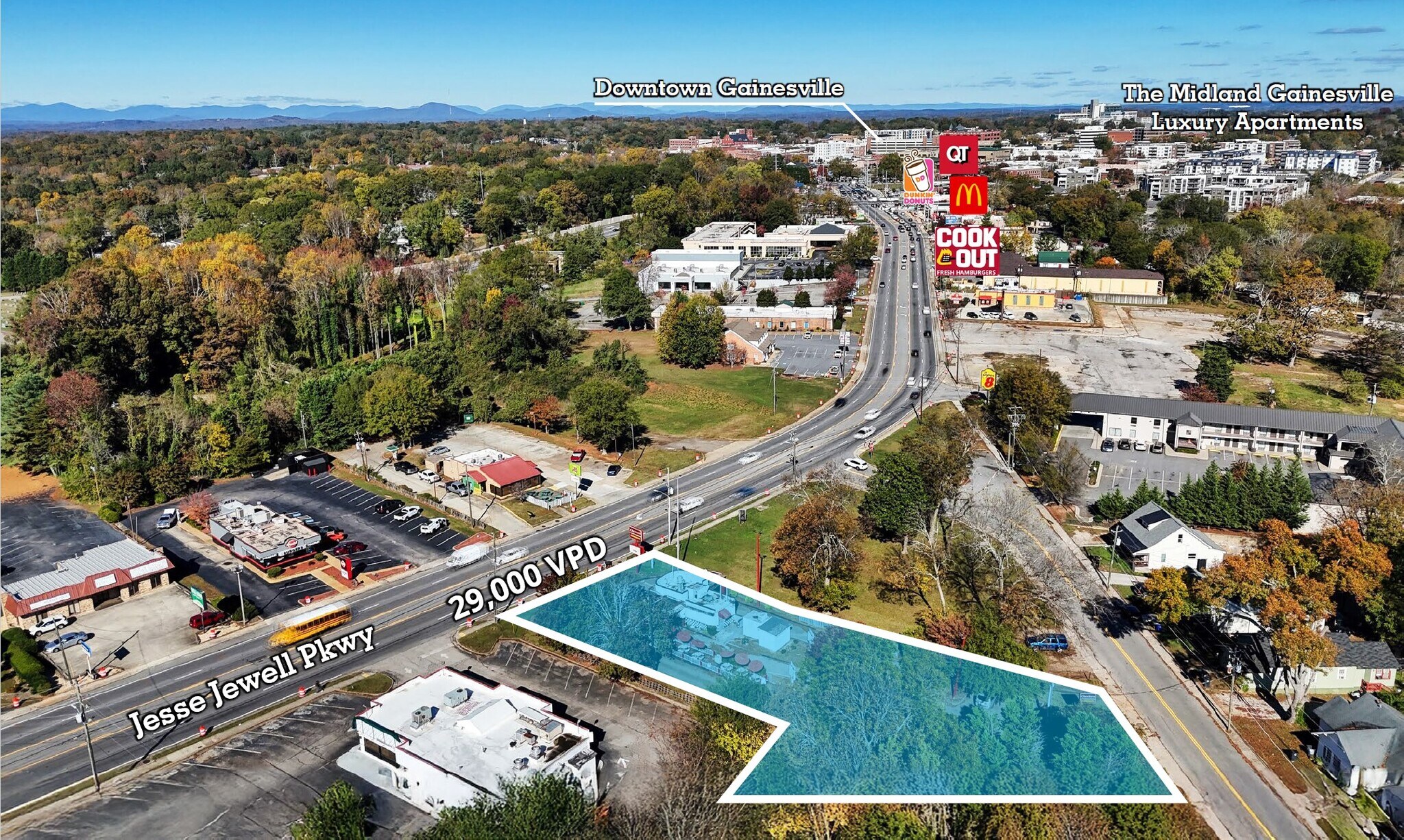943 Jesse Jewell Pky, Gainesville, GA à louer Photo du bâtiment- Image 1 de 5