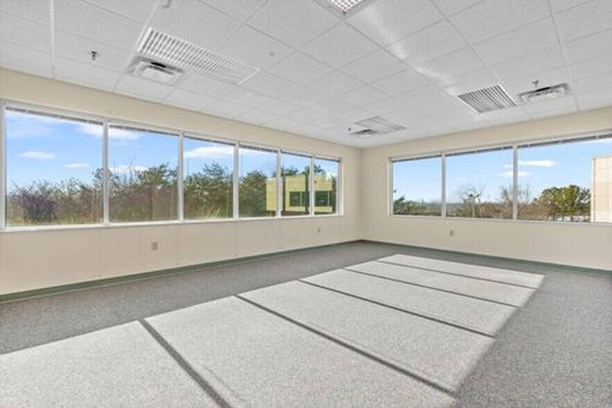 1845 Midpark Rd, Knoxville, TN à louer - Photo du bâtiment - Image 3 de 25