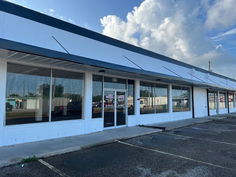 701 E Rio Grande St, Victoria, TX à vendre - Photo du bâtiment - Image 2 de 11