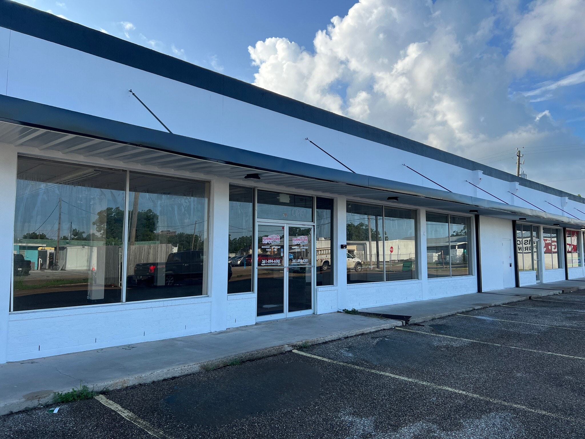 701 E Rio Grande St, Victoria, TX for lease Building Photo- Image 1 of 11
