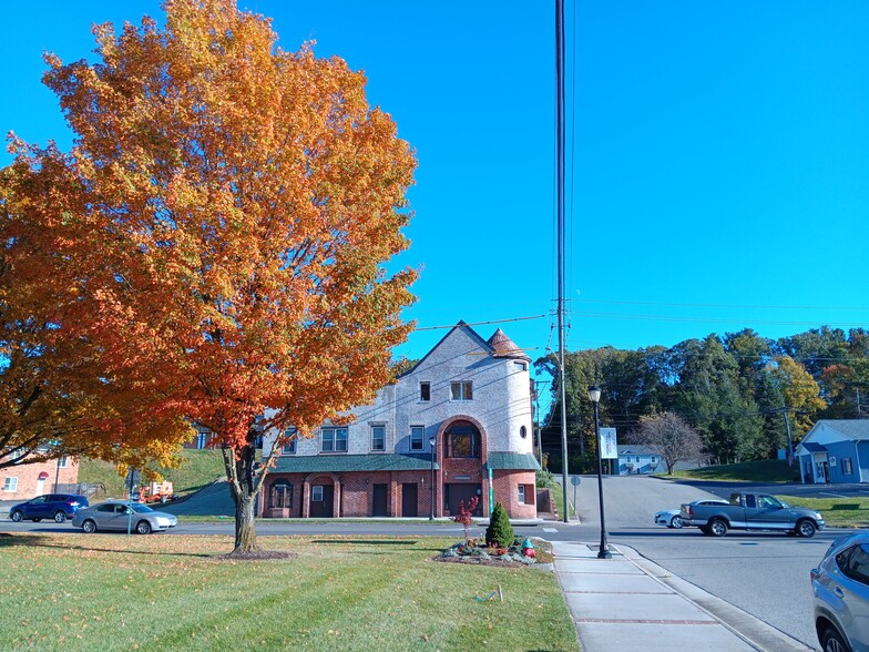 642 W Main St, Radford, VA for lease - Building Photo - Image 1 of 16