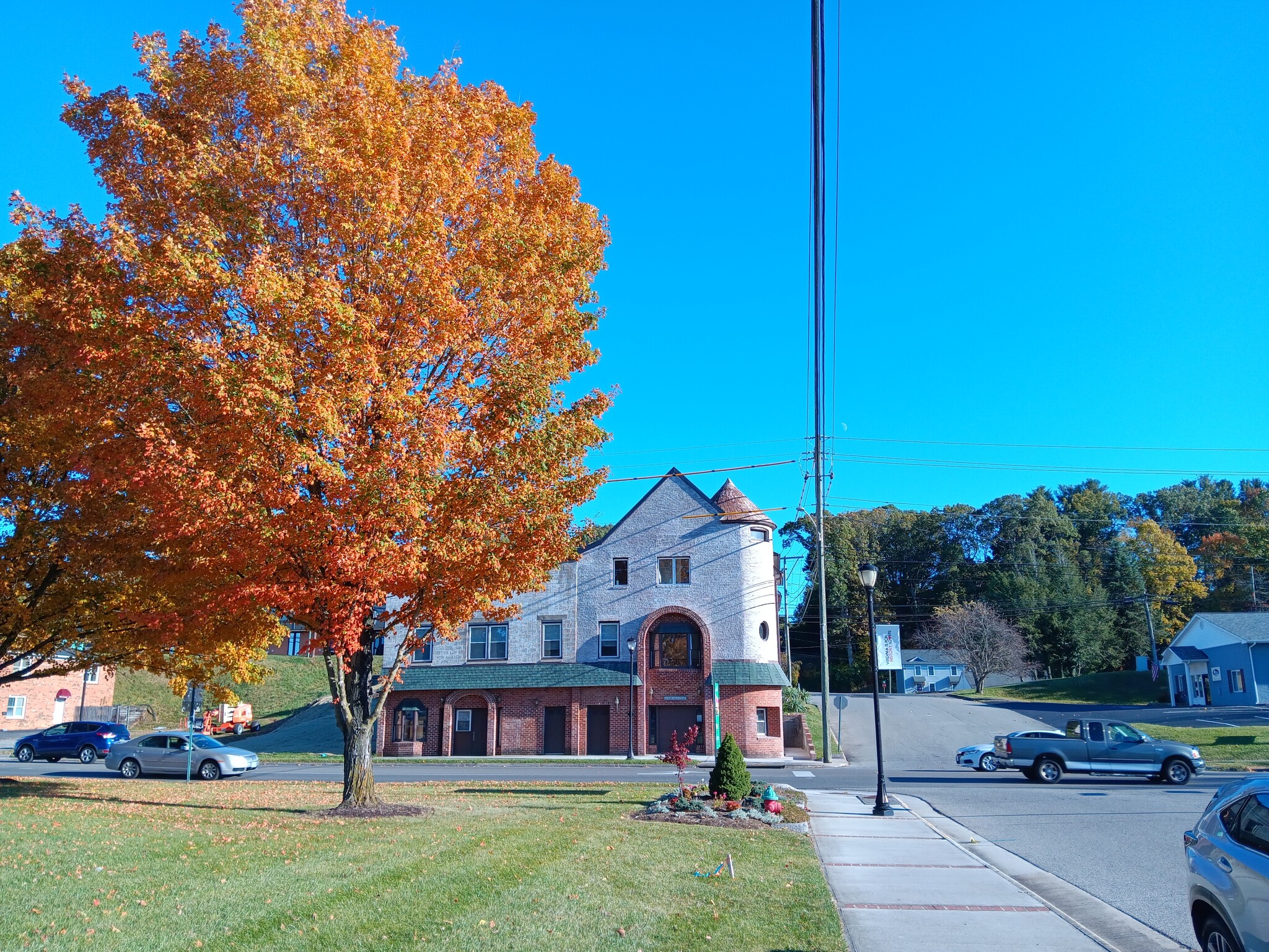 642 W Main St, Radford, VA for lease Building Photo- Image 1 of 17