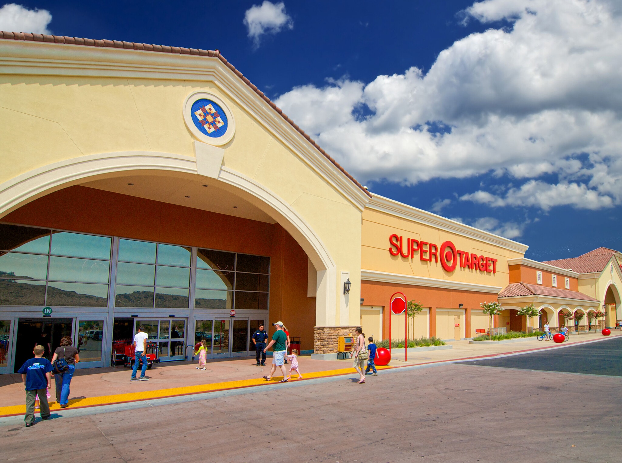 18355 US Highway 18, Apple Valley, CA for lease Primary Photo- Image 1 of 4