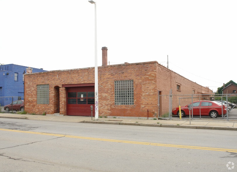 379 Ellicott St, Buffalo, NY for sale - Primary Photo - Image 1 of 2