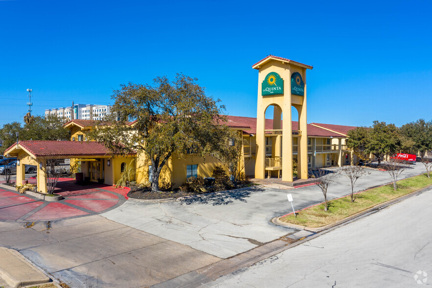 607 Texas Avenue, College Station, TX à vendre - Photo principale - Image 1 de 4