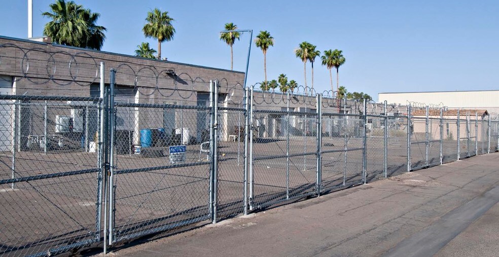 1000-1010A E Vista Del Cerro, Tempe, AZ à louer - Photo du bâtiment - Image 2 de 3