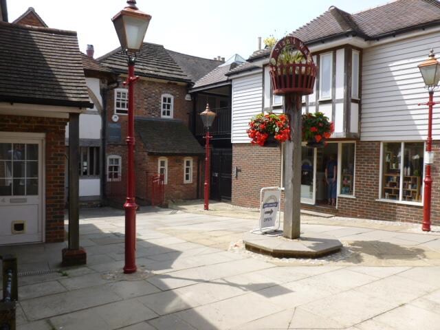 7-9 Stans Way, Horsham à louer - Autre - Image 2 de 3