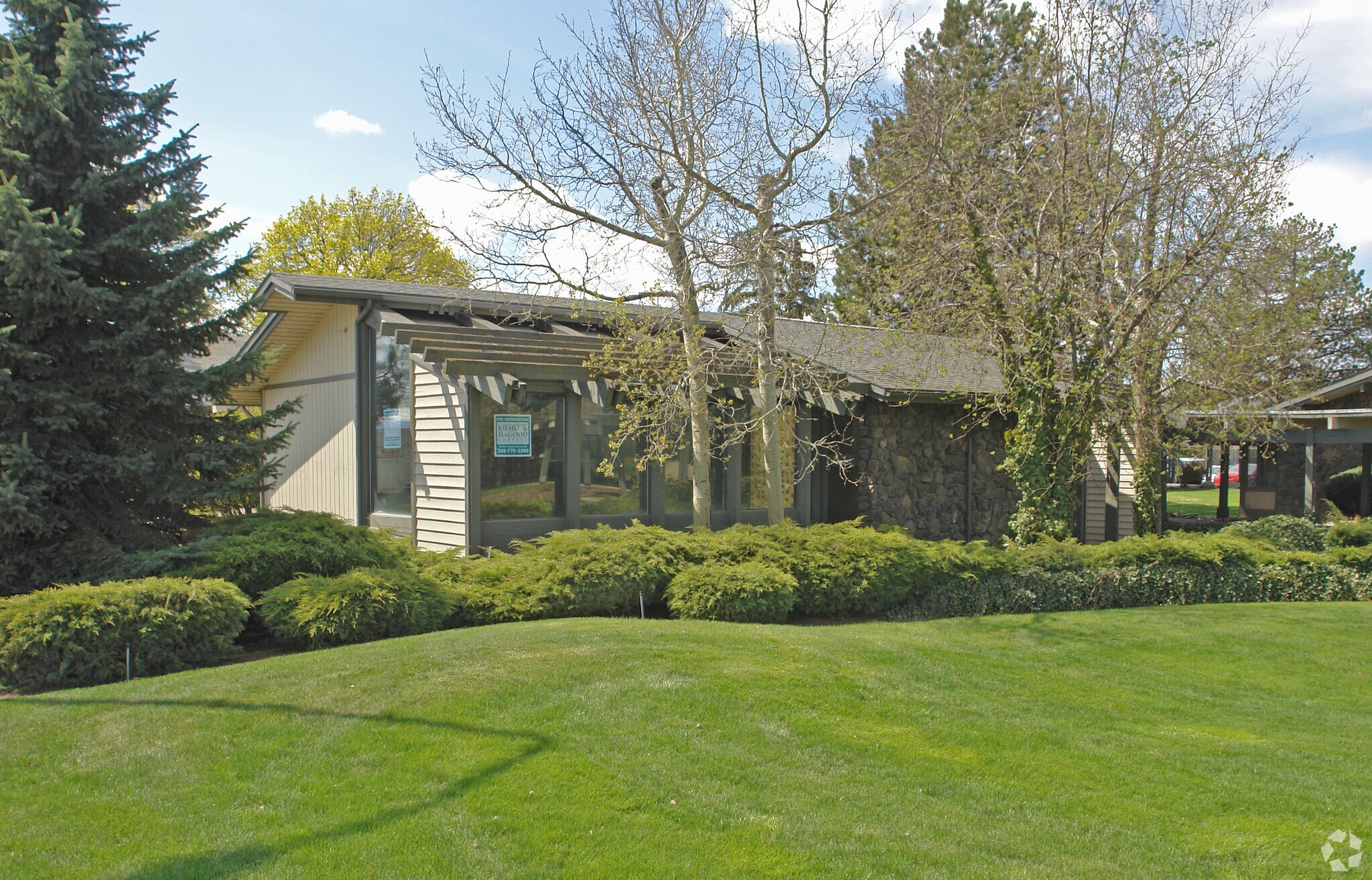 909 N Pines Rd, Spokane Valley, WA à louer Photo du bâtiment- Image 1 de 8
