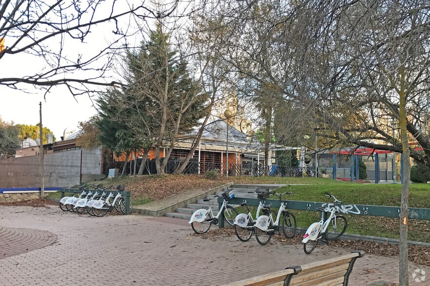 Avenida de España, 51, Majadahonda, Madrid for lease - Building Photo - Image 2 of 2