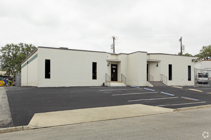 12026 Colwick St, San Antonio, TX à louer - Photo du bâtiment - Image 2 de 2