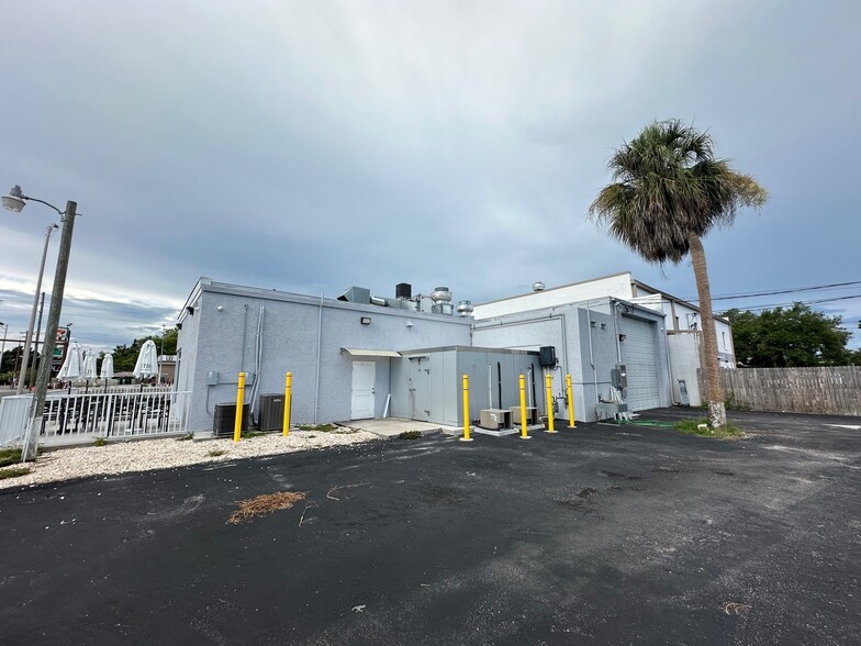 3155 Clark Rd, Sarasota, FL for sale - Building Photo - Image 3 of 11