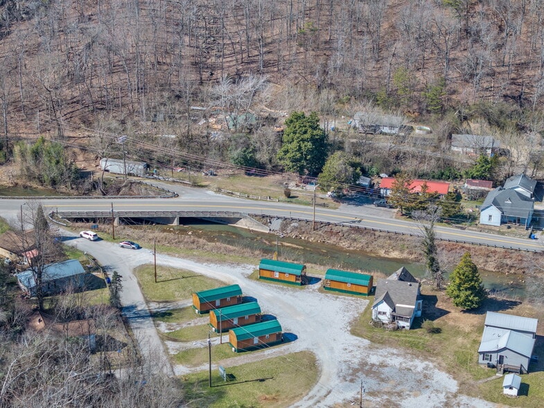 349 Willow Ln, Rocky Top, TN for sale - Building Photo - Image 1 of 25