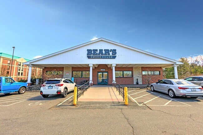 More details for 2152 Poquonock Ave, Windsor, CT - Retail for Sale